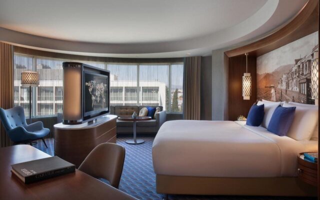 Renaissance Izmir Hotel