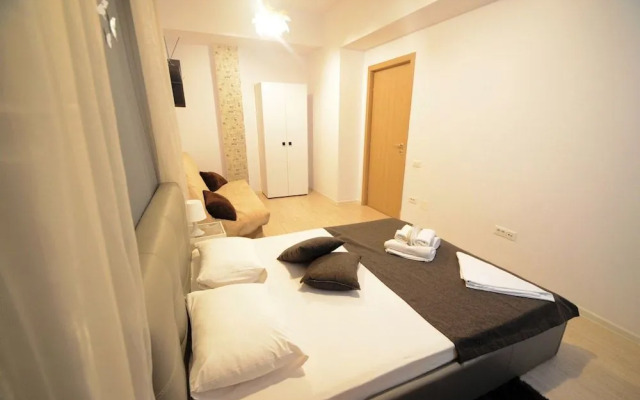 Uptown Residence Apartments