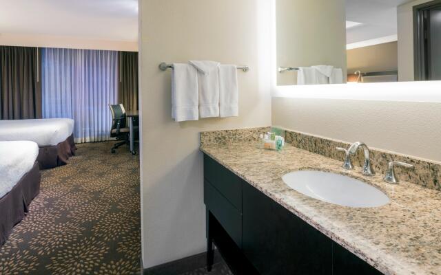 Holiday Inn & Suites Phoenix Airport North by IHG