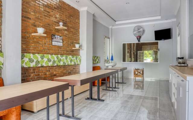 RedDoorz near Sindu Kusuma Edupark 2