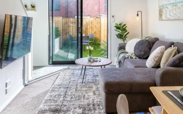 CBD 2BR with Backyard - Walk Everywhere — 3-star hotel in Christchurch