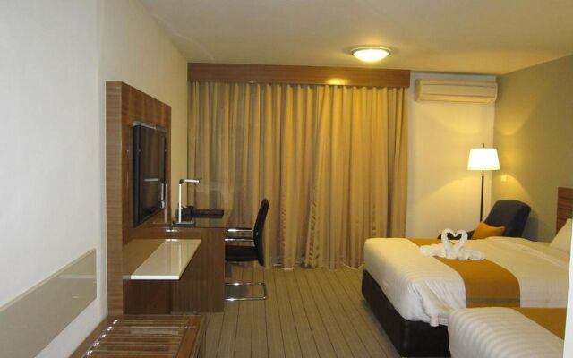 Maple Hotel