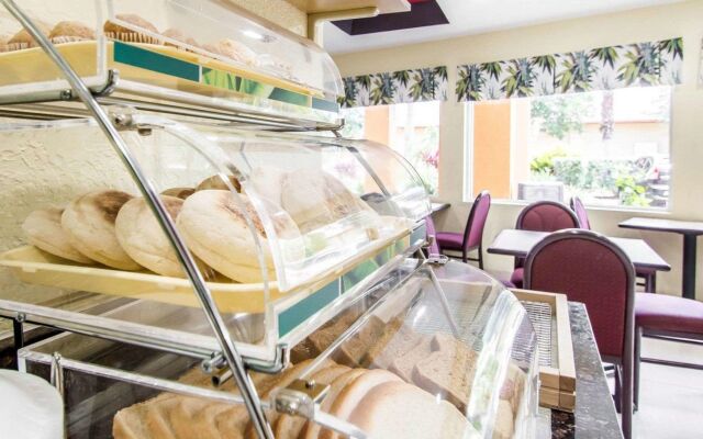 Quality Inn - Near Serenoa Golf Club