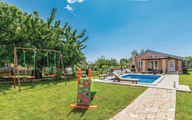 Beautiful Home in Pula With Wifi and 2 Bedrooms