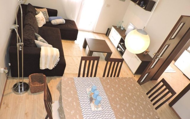 Holiday house Pet - 20m from the sea: Barbat, Island Rab
