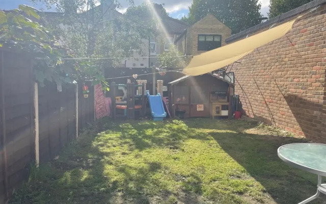 Impeccable 2-bed House in Leytonstone East London