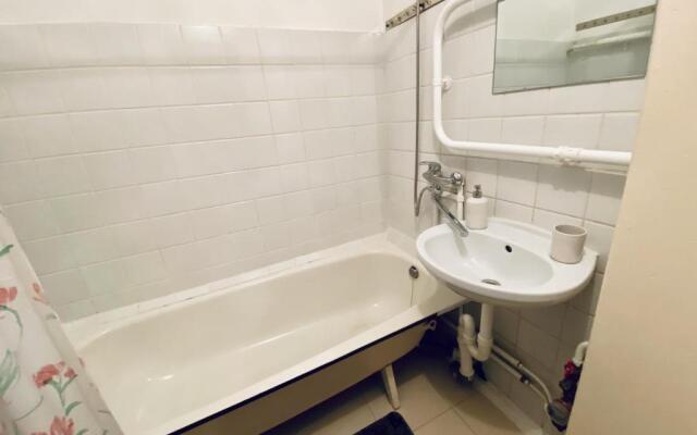 Spacious 3-Room Apartment & Parking