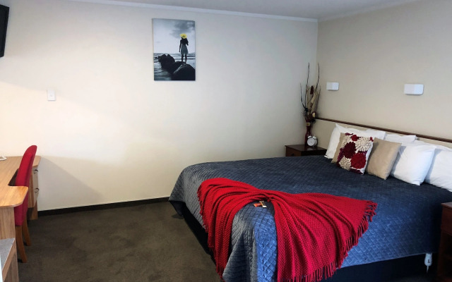 Fiordland Lakeview Motel and Apartments