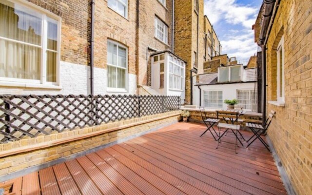 Immaculate 2 Bedroom Apartment in Central London