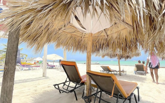Relax Studios Deluxe POOL WIFI BEACH