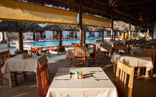 AHG Sun Bay Mlilile Beach Hotel