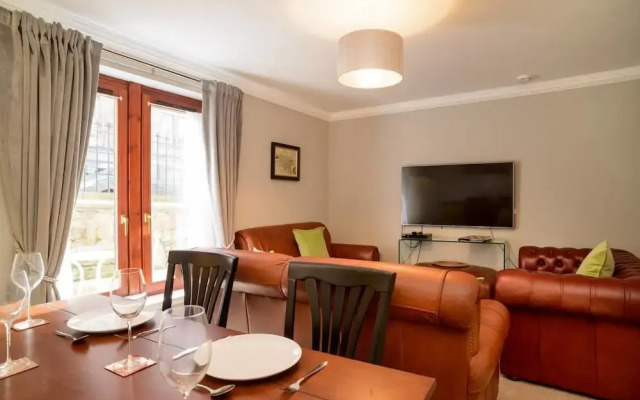 JOIVY Gorgeous Stockbridge Apt With Underground Parking