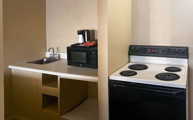 Days Inn By Wyndham Muskegon