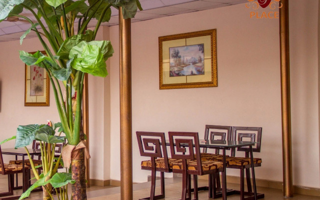 Francinesplace Hotel