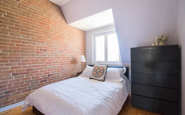 LM Stays - 142 James Street Loft