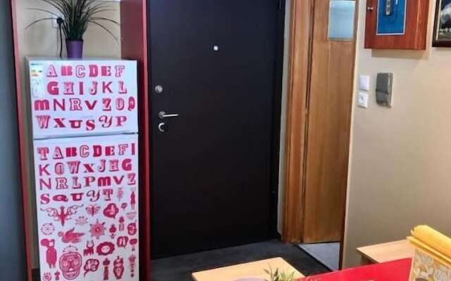 Central Stylish 1 Double Bed Flat