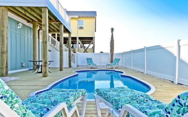 Knot A Care 4 Bedroom Home by RedAwning