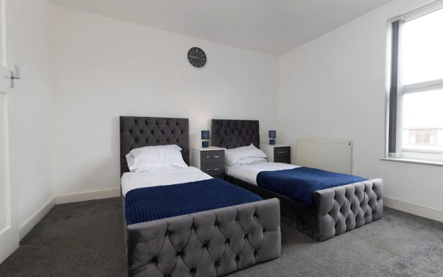 Cozy Nottingham Retreat Entire Home With 4 Bedroom