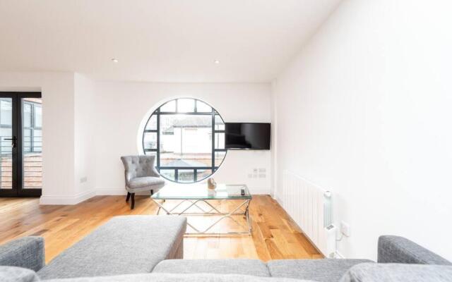 Large Apartment close to London BR1 II