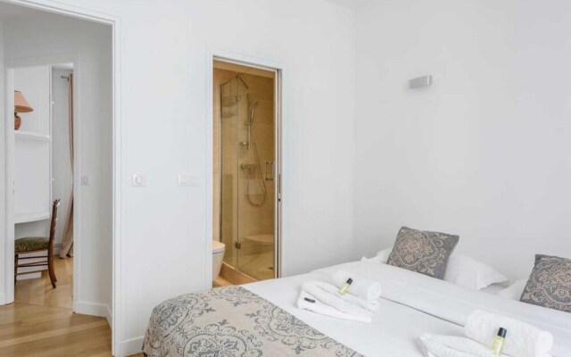 Luxury 4-bdr Apartment Near Saint-germain-des-prés