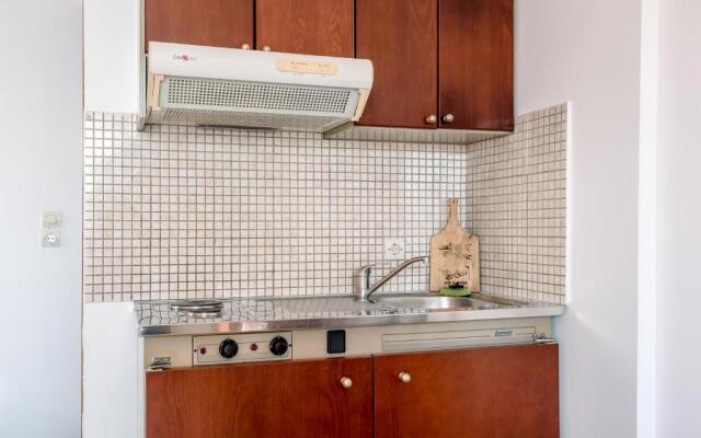 Studio5 30 metres from THE Sea 'NEW LISTING'