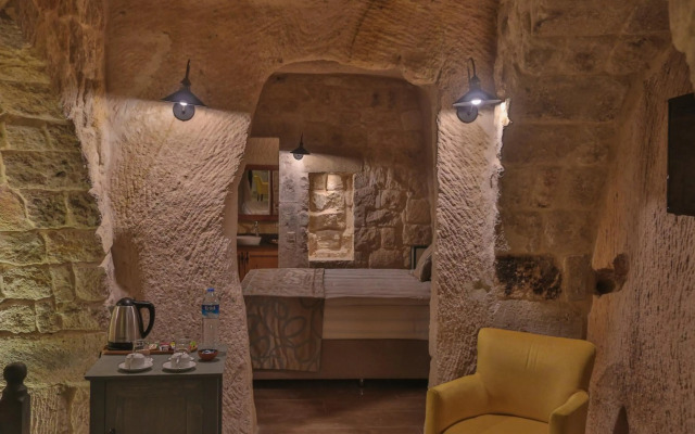 Acropolis Cave Suite