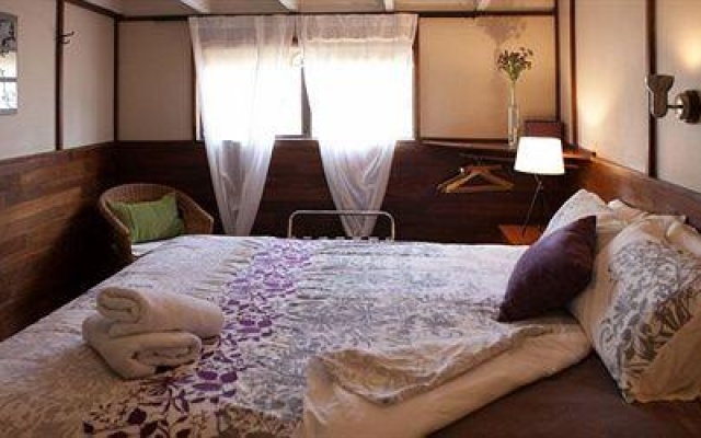 Margaret River Stone Cottages – Guest Rooms – Forest Grove
