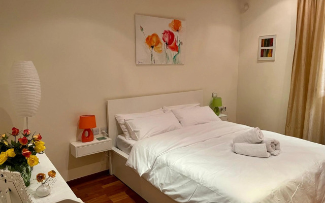 Valletta Collection - Merchant Str Apartment with large yard