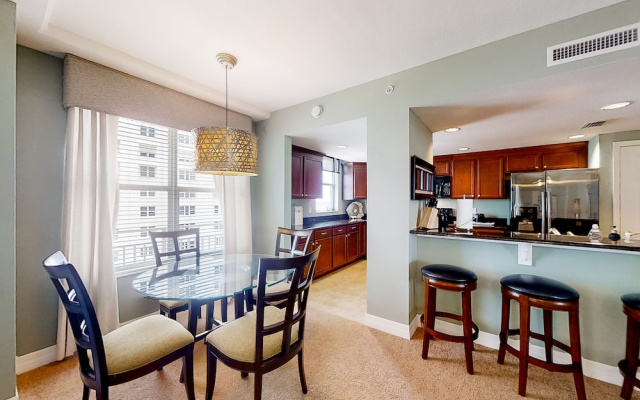Opus Condos 702 - The Golden Leaf