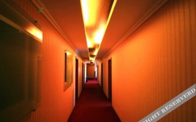 Yahong Business Hotel