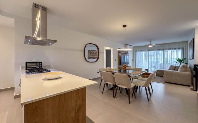 Gorgeous 2 BR Luxury Apartment