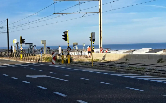 Studio Raversijde with Sea View