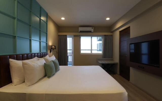 Peninsula Suites