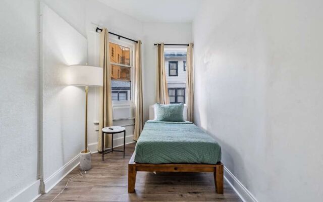 Satoshi Hideout Living