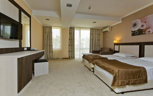 Evrika Club Hotel