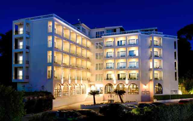 The Royal Grand Hotel