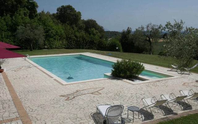 Luxury, Modern Apartment With Pool and Stunning Views