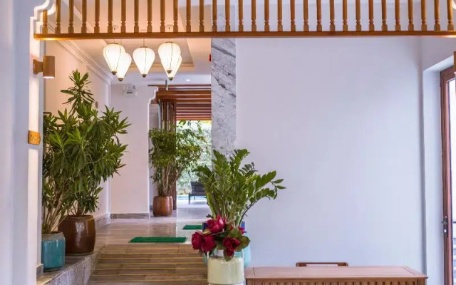 Vinh Hung Old Town Hotel