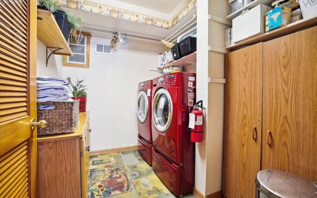 Wildwood Peaks 4 Bedroom Home by RedAwning