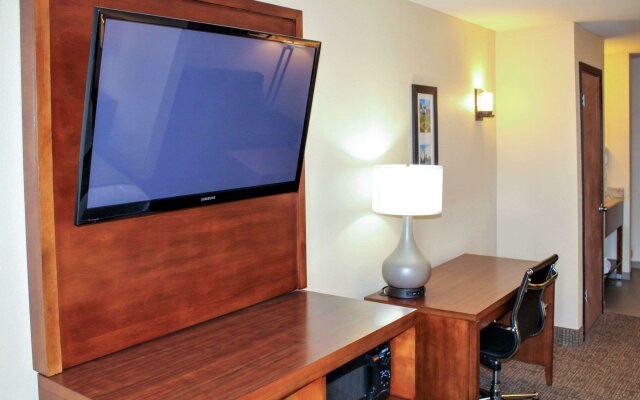 Comfort Inn & Suites St. Louis - Chesterfield