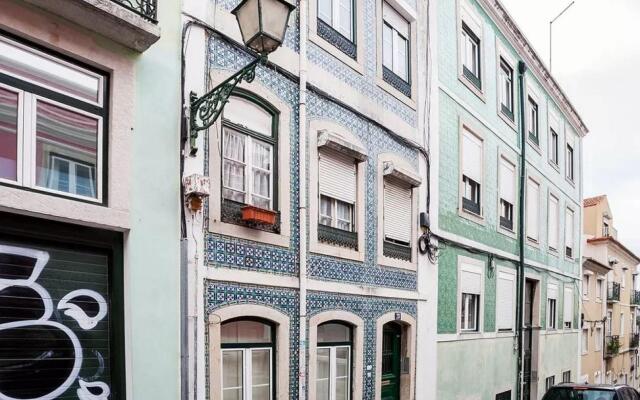 ALTIDO Charming 1BR Apt w/workspace in Sao Bento