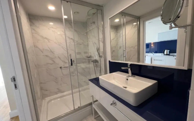 STUDIO first line with sea view orbi sity 71 - Hotel in Μπατούμι - Photo 4