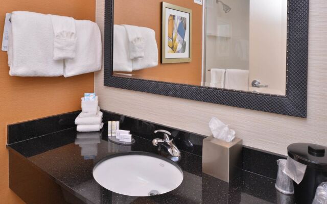 Fairfield Inn Marriott Rochester Airport
