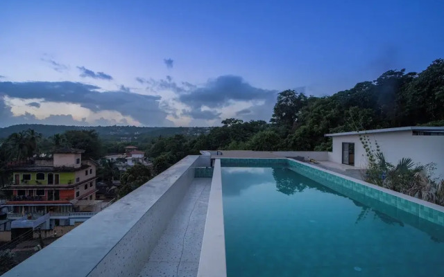 ELIVAAS Kamerios Verano 1 BHK with Pool