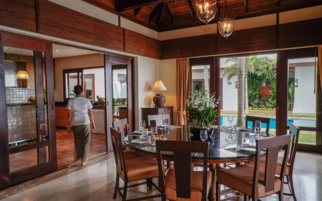 Miskawaan Beachfront Villas