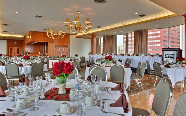 Holiday Inn Express Edmonton Downtown by IHG