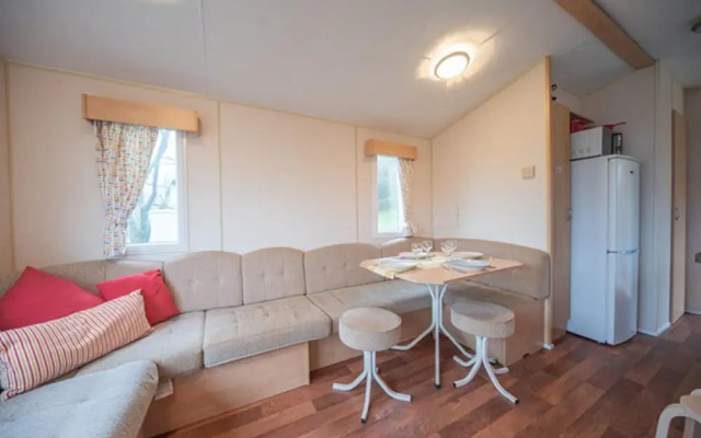 Newton Stewart-sleeps 6-pool-parking-pet Friendly