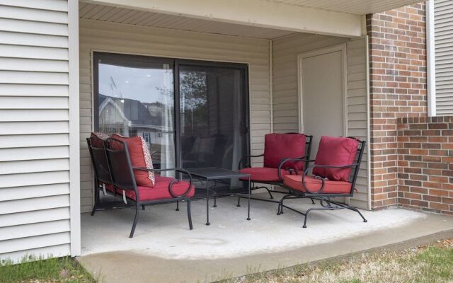 Makin' Memories - Community Pool