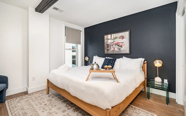 The Saddlery - Mic Drop - Walk to Broadway