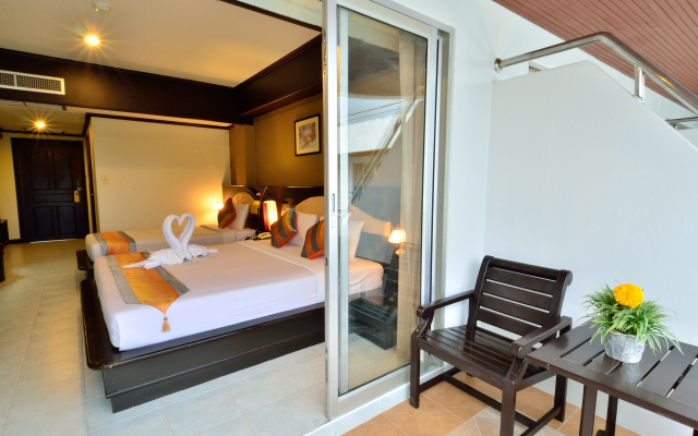 Samui First House Hotel